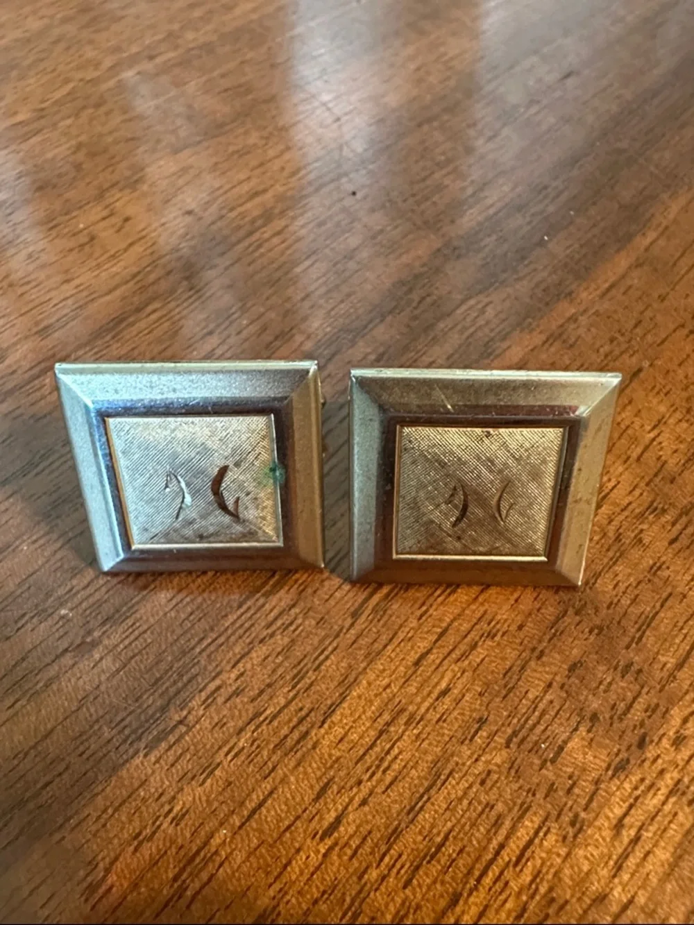 Vintage Mid Century SWANK Gold Tone Etched Square‎ Cuff Links